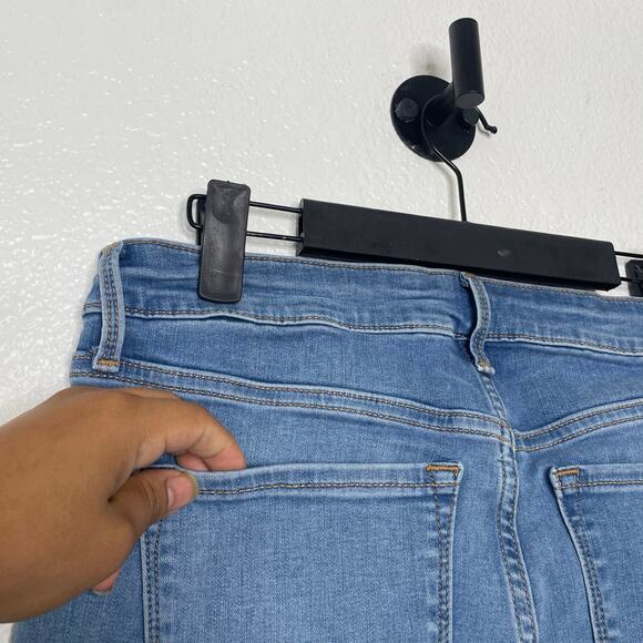 Old Navy Womens Size 8 Rockstar Skinny Leg Medium Wash Denim Blue Casual - Picture 16 of 16